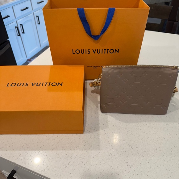 Louis Vuitton Coussin PM - Picture 1 of 13